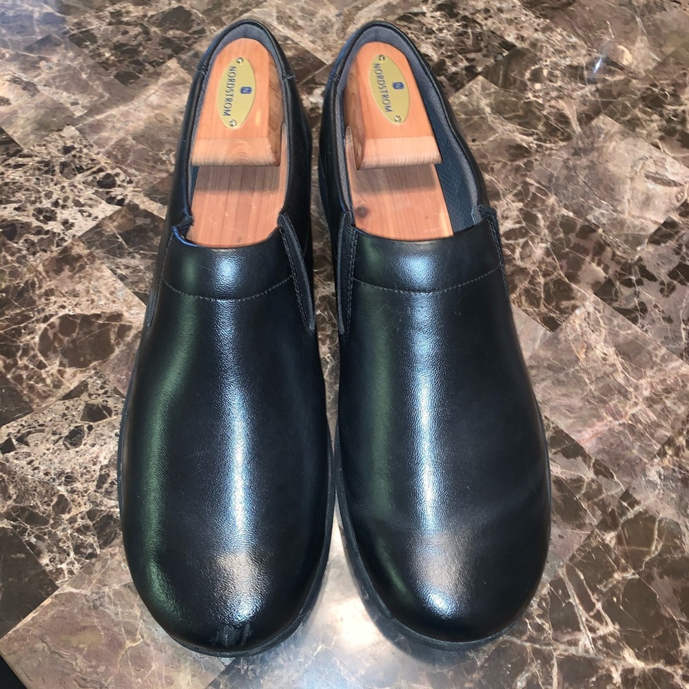 Dansko black shoes